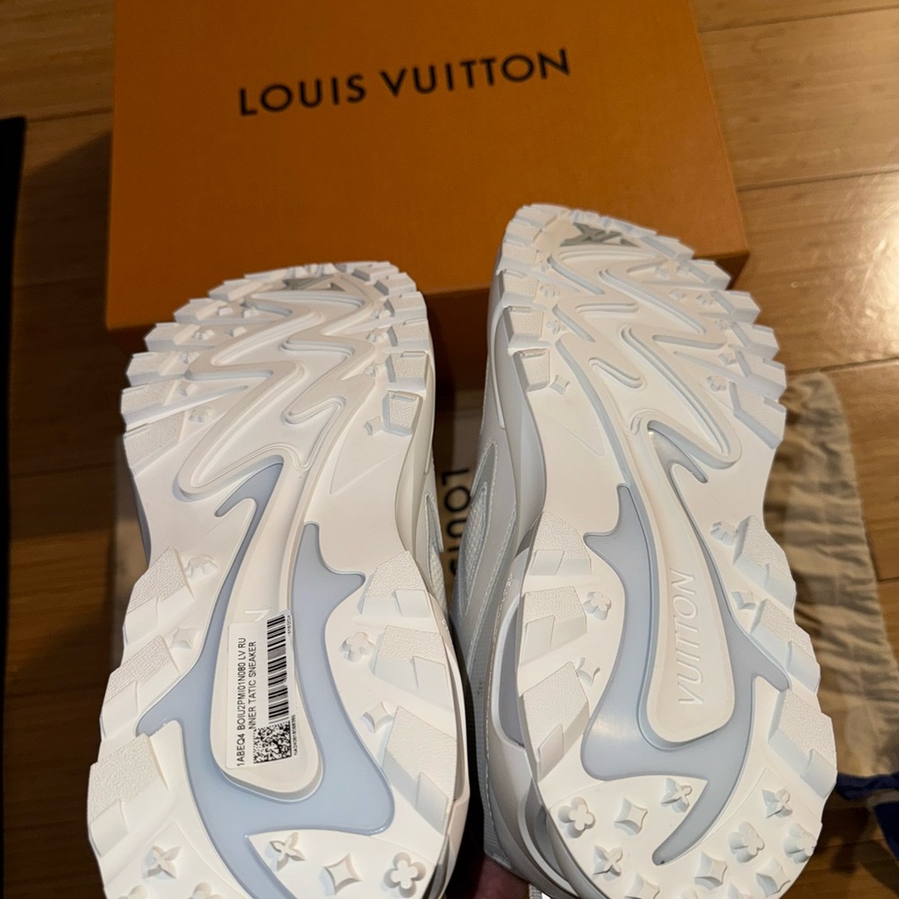 Louis Vuitton Light Gray Sneakers - Picture 5 of 7